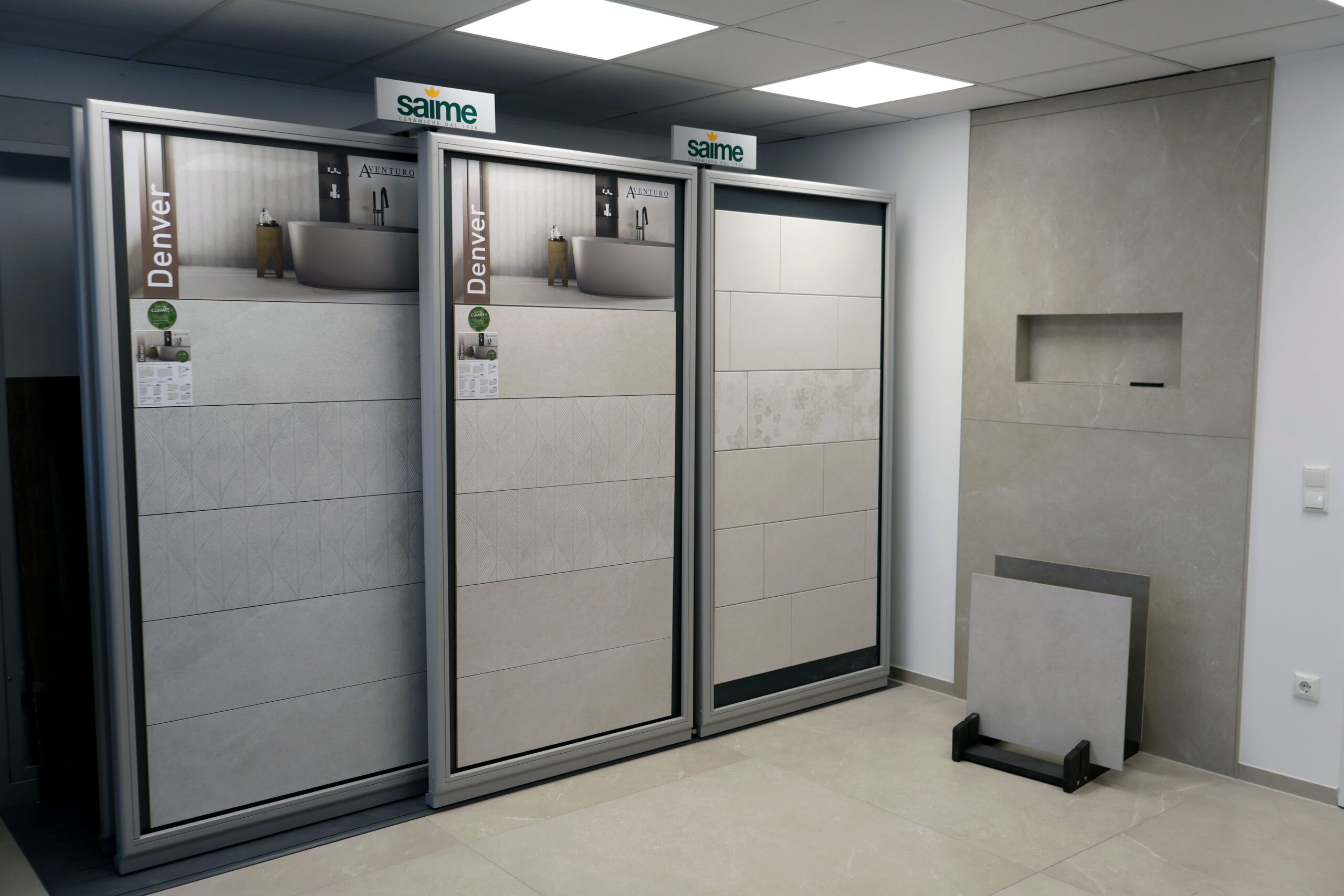 Die Ausstellung der Firma WABRA TEC zeigt Bodenbeläge und mehr.